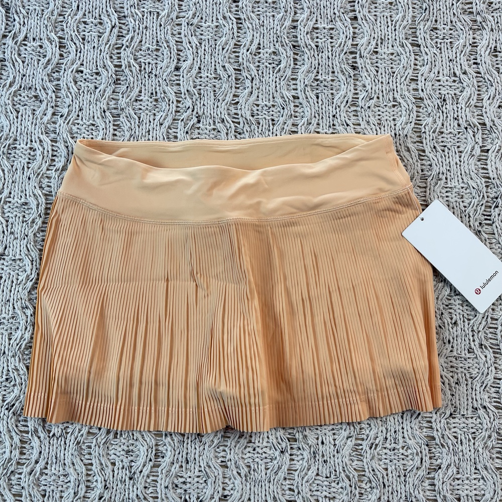 Lululemon Pleat To Street Skirt Womens 8 Beige Nylon Pleated Design Bottoms NWT